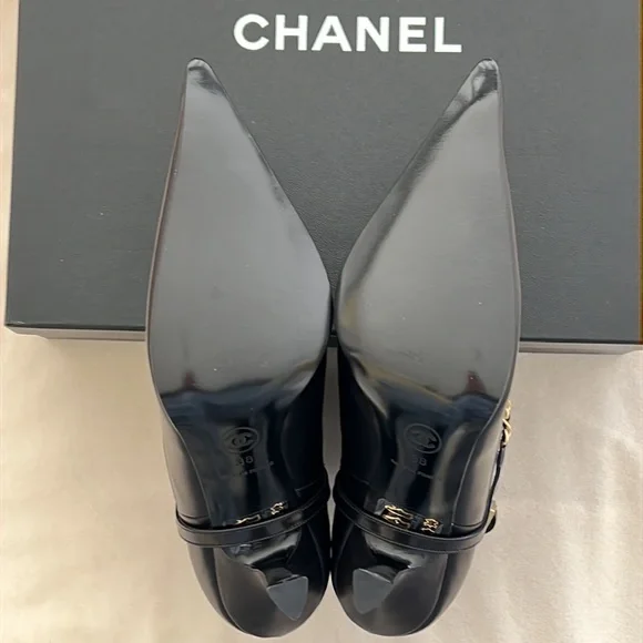 CHANEL BOOTS - Picture 9 of 10